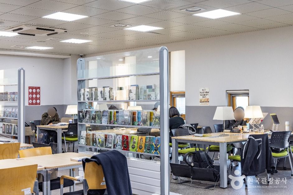 서초구립반포도서관