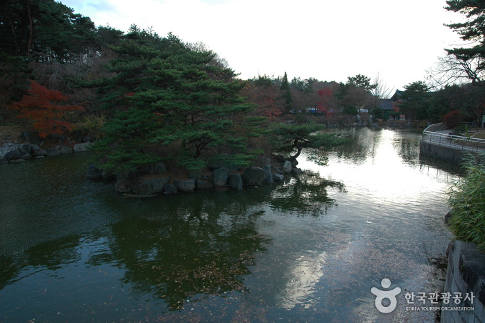 Hyeonchungsa Shrine (현충사)