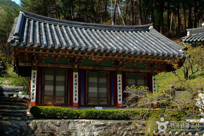 thumbnail-Gongju Donghaksa Temple (동학사(공주))-4