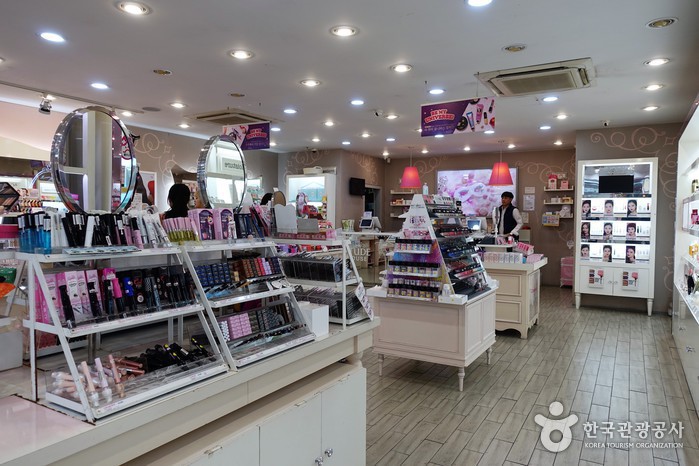 Etude house myeongdong chungmuro [Korea Quality] / 에뛰드하우스(명동충무로점) [한국관광 품질인증]