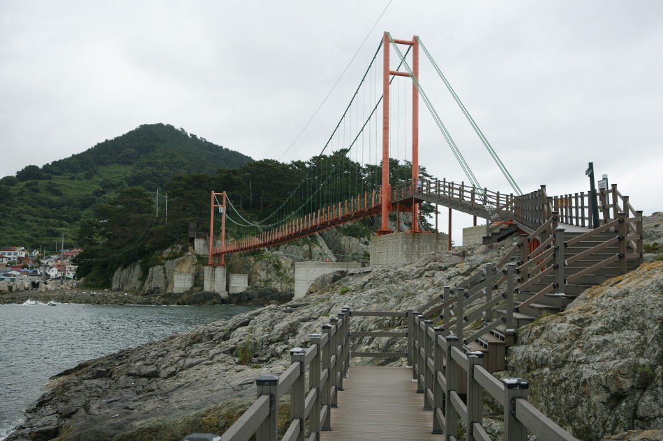 만지도와 연대도는 출렁다리로 이어진다.