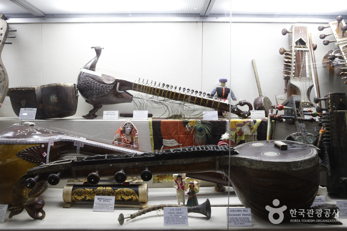 Musée des instruments folkloriques du monde (세계민속악기박물관)