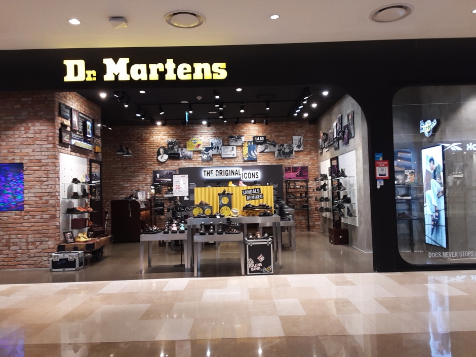 Dr. Martens - Lotte World Mall Branch [Tax Refund Shop] (닥터마틴 롯데월드몰점)