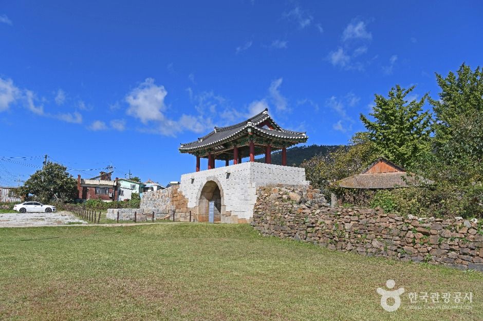 thumbnail-교동읍성-1