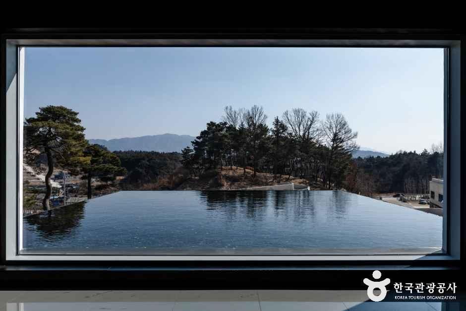 thumbnail-남원시립김병종미술관-13