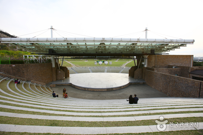 La salle de concert en plein air Kolon (대구 코오롱 야외음악당)1