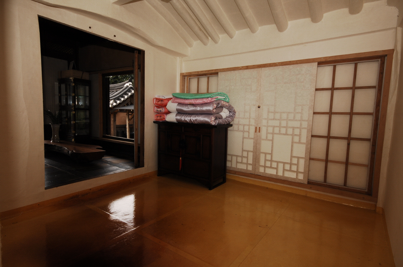 Changsil House (창실고택)