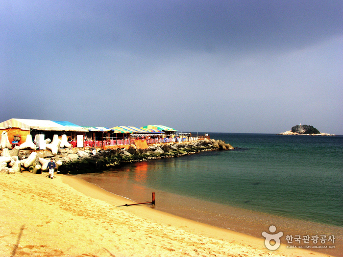 Sokcho Beach (속초해변)