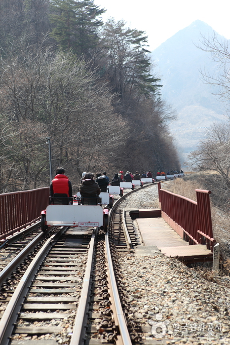 Gangchon Rail Park (Gimjuyeong Railbike) (강촌레일파크 (김유정레일바이크))