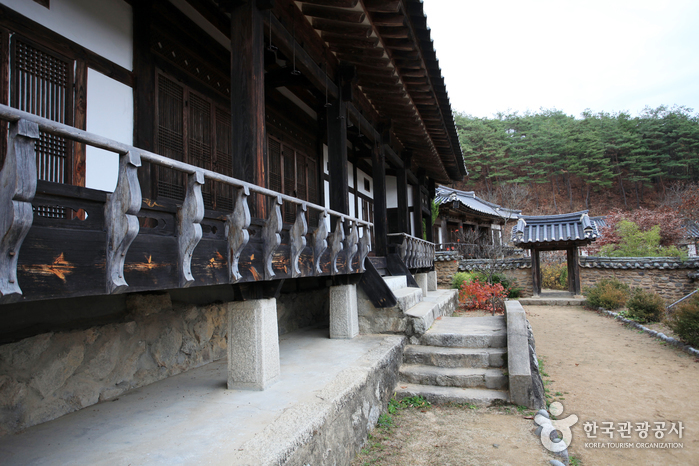 Andong Gunja Village (Historic Site of Ocheon) 안동 군자마을(오천유적지)