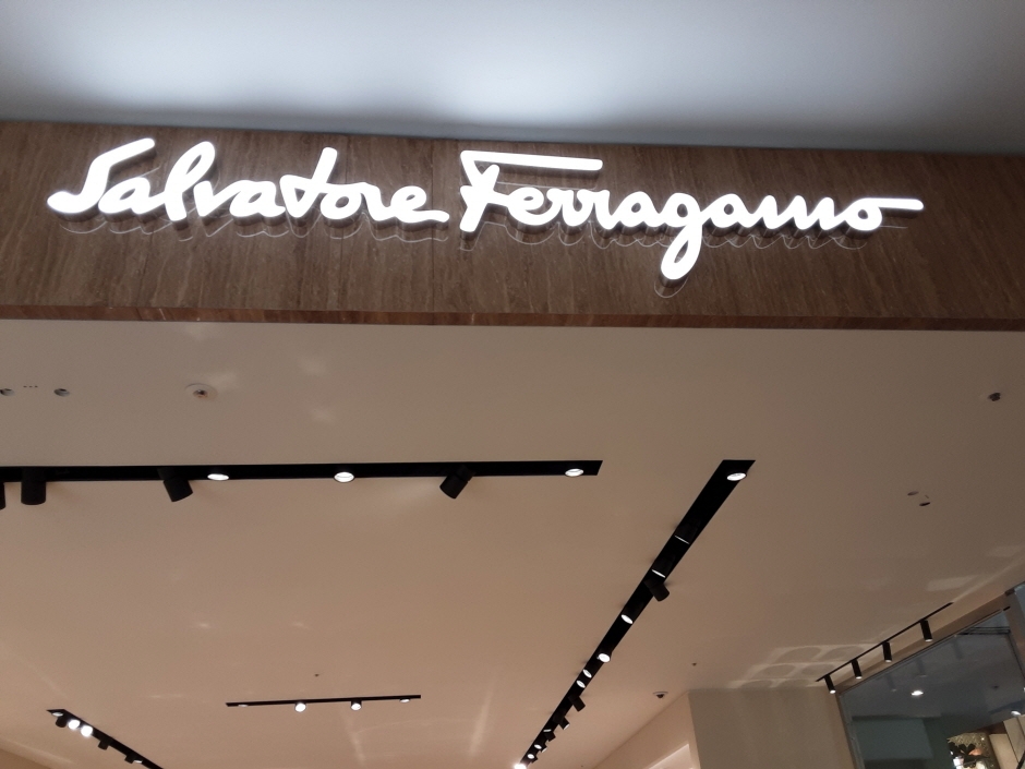 Ferragamo - Lotte Busan Branch [Tax Refund Shop] (페레가모 롯데 부산점)