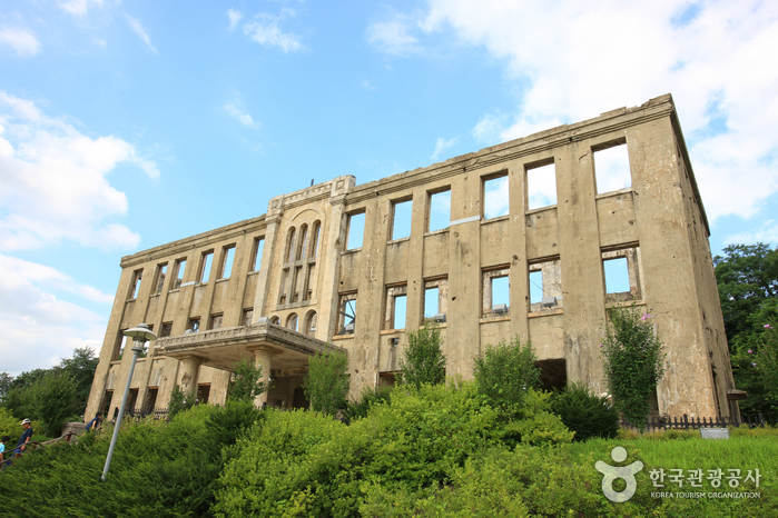 Здание Рабочей партии в Чхорвоне (철원 노동당사)