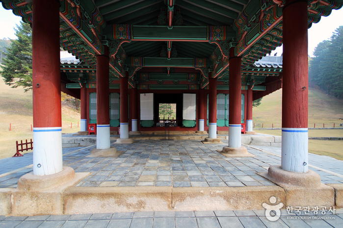 Tumba Real Gwangneung en Namyangju (남양주 광릉) [Patrimonio Cultural de la Humanidad de la Unesco]