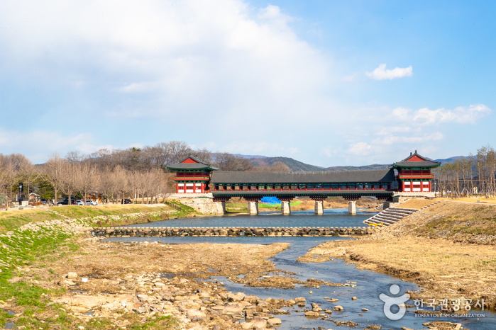 Festung Wolseong (Banwolseong) (경주 월성(반월성))
