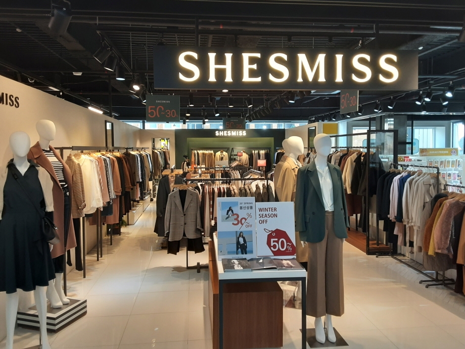 Shesmiss - Jeju Chilseong Branch [Tax Refund Shop] (쉬즈미스 제주칠성)