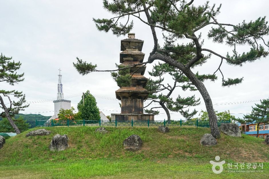 의성 탑리리 오층석탑