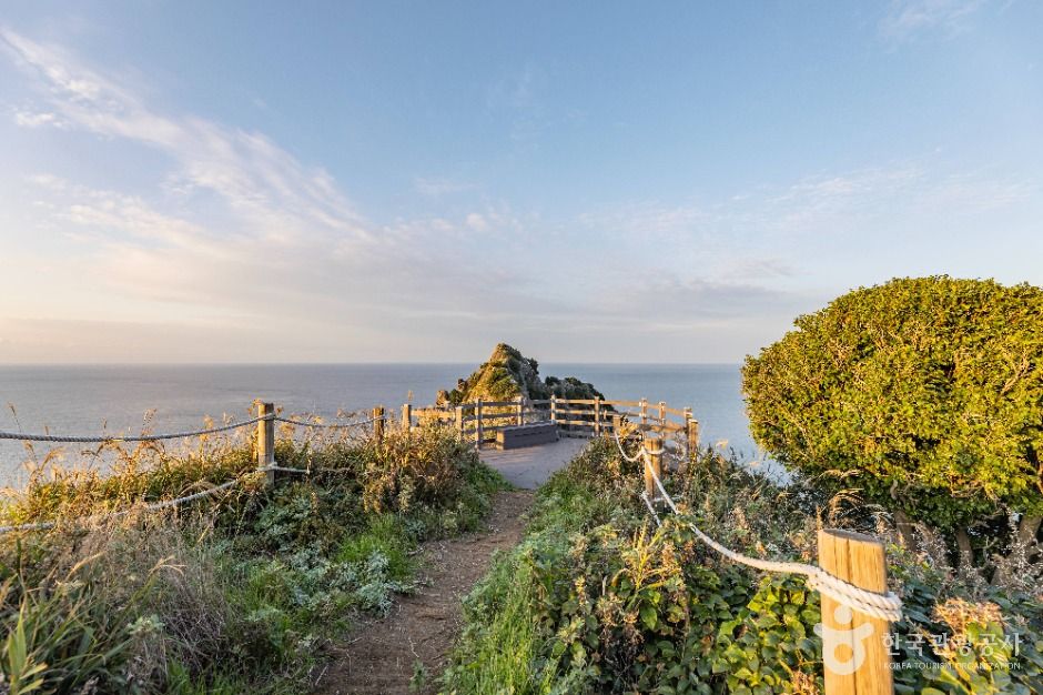 태하 해안산책로 및 대풍감 (울릉도, 독도 국가지질공원)