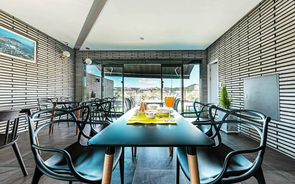 통영_브라운도트 항남점_내외부 (1)