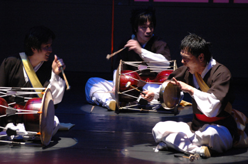 Pan, Kim Duk-soo’s Traditional Yeonhui Performance