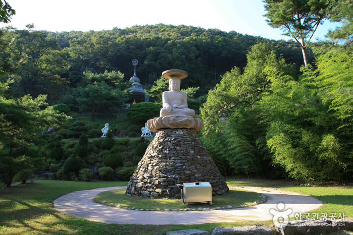 Wawoojongsa Temple (Waujeongsa) (와우정사)