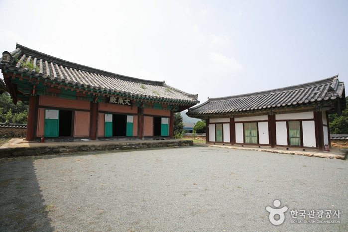 Cheongdohyanggyo Local Confucian School (청도향교)