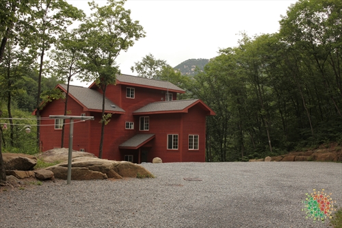 Hwangjeongsan Natural Recreation Forest (황정산자연휴양림)