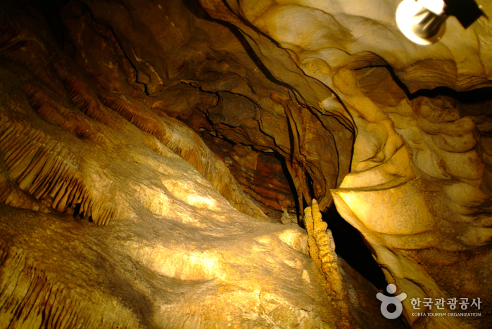 Пещера Косу в Таняне (단양 고수동굴)2