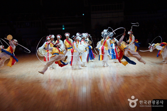 安城男寺党公演场 (안성 남사당 공연장 )