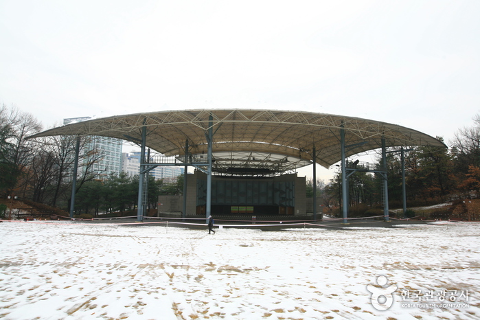 Seongnam Outdoor Theater (성남시 야외공연장)