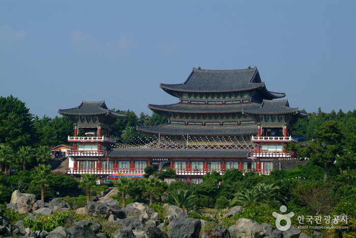 Yakcheonsa Temple (약천사)