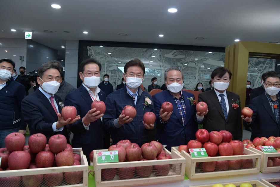 thumbnail-2025 경북사과홍보행사-1