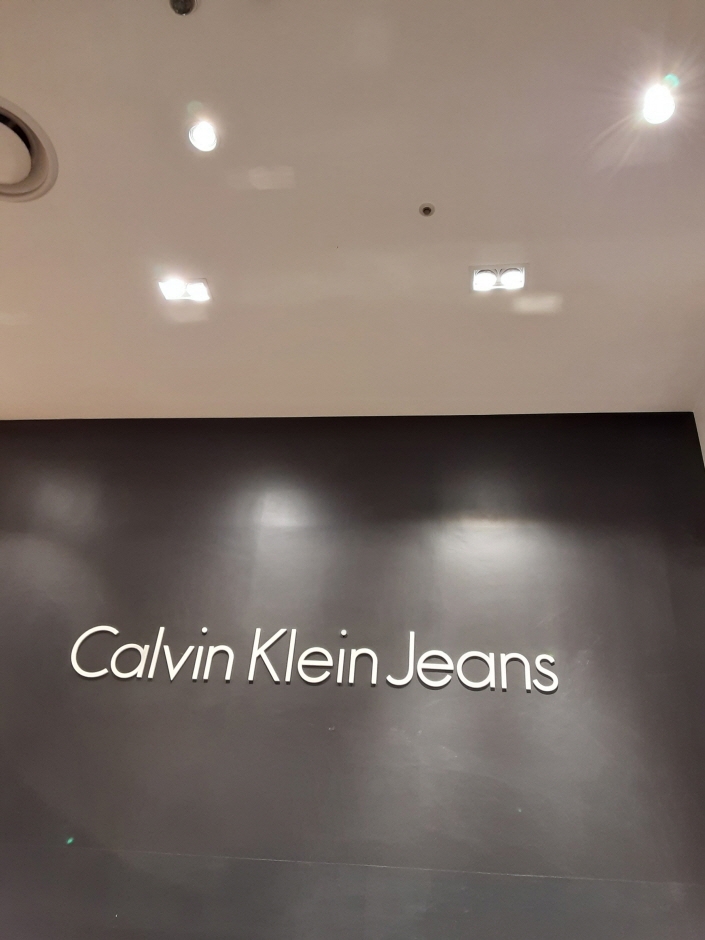 [事後免稅店] PVH CK Jeans (樂天坡州店)(PVH CK진 롯데파주)