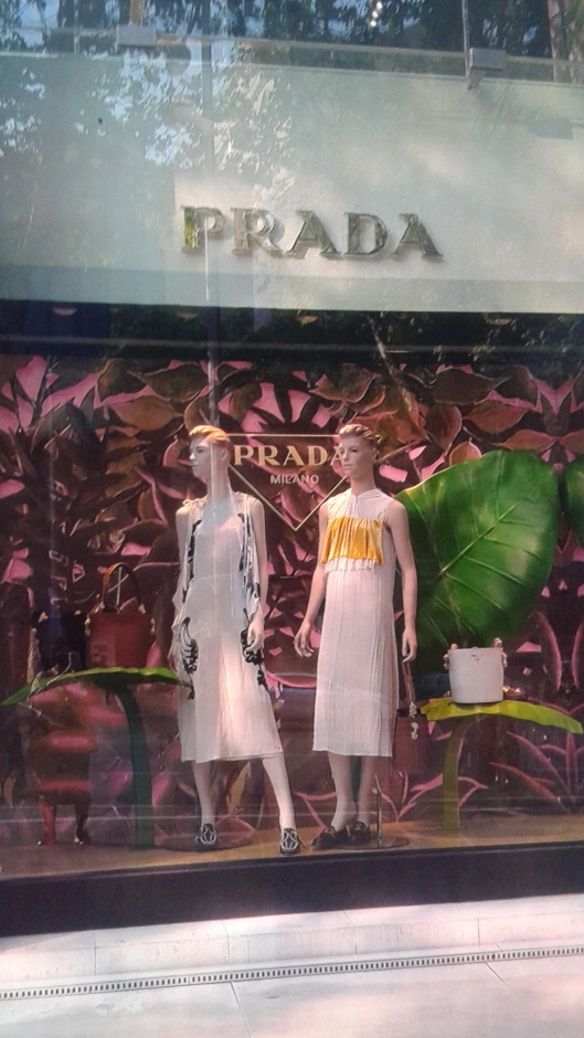 Prada - Cheongdam Branch [Tax Refund Shop] (프라다 청담점)
