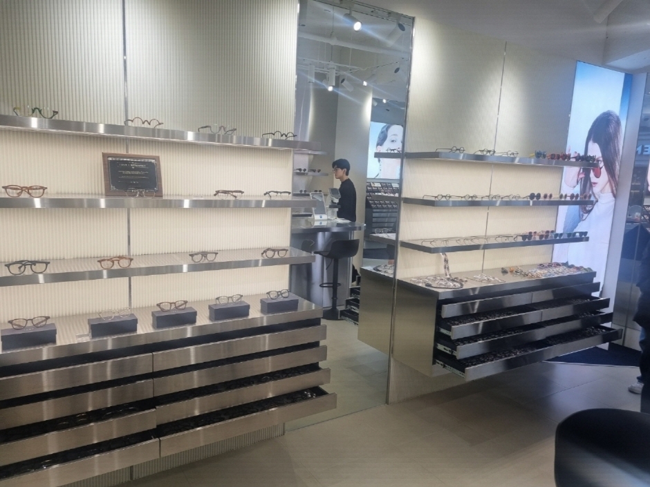 BUNNI STUDIOS眼鏡(明洞站店)(바니스튜디오 안경(명동역점))