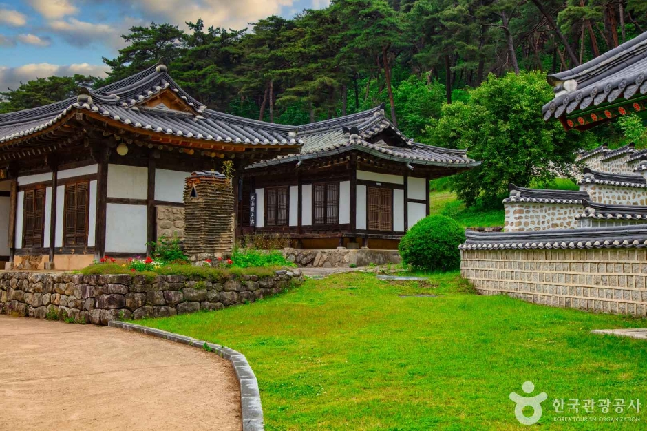 장절공신숭겸장군묘역