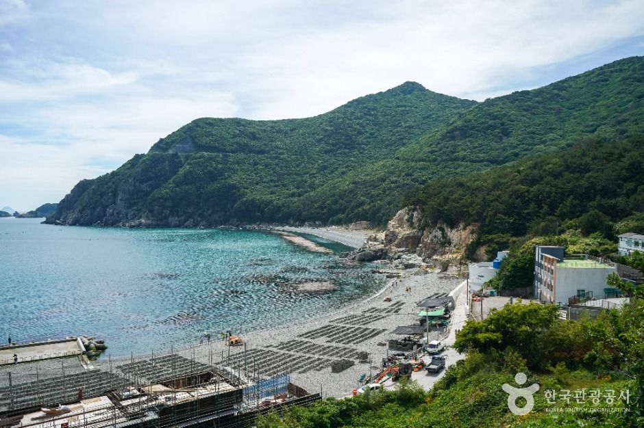 여차몽돌해수욕장