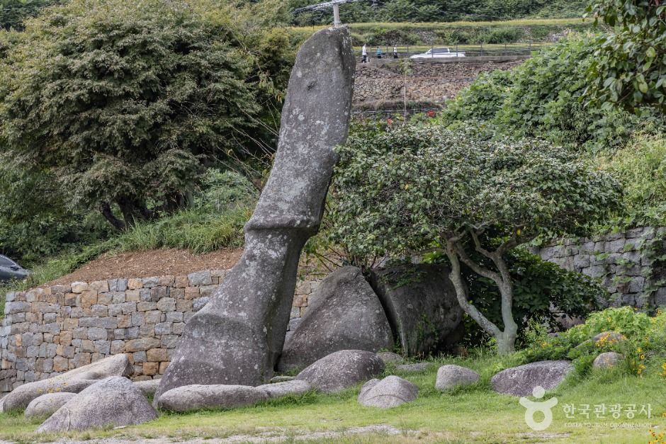 남해가천암수바위