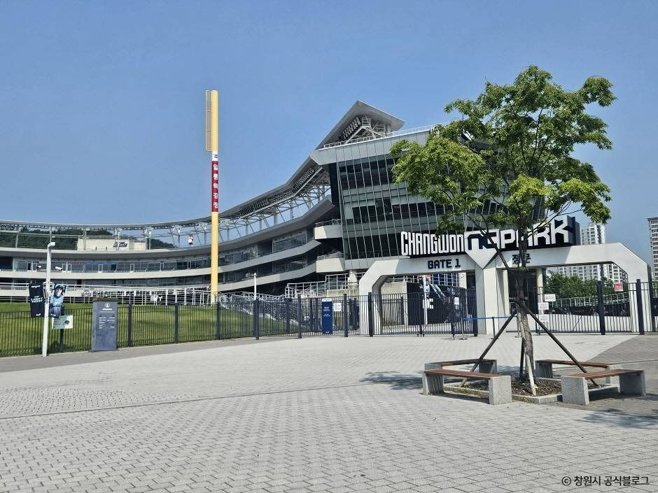 thumbnail-창원NC파크-2