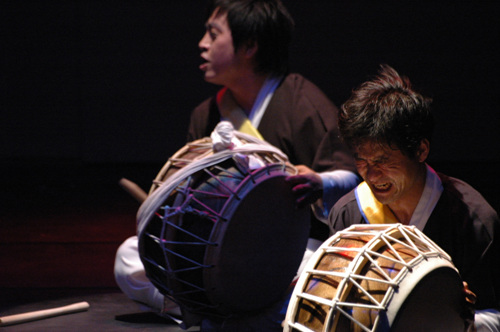 Pan, Kim Duk-soo’s Traditional Yeonhui Performance