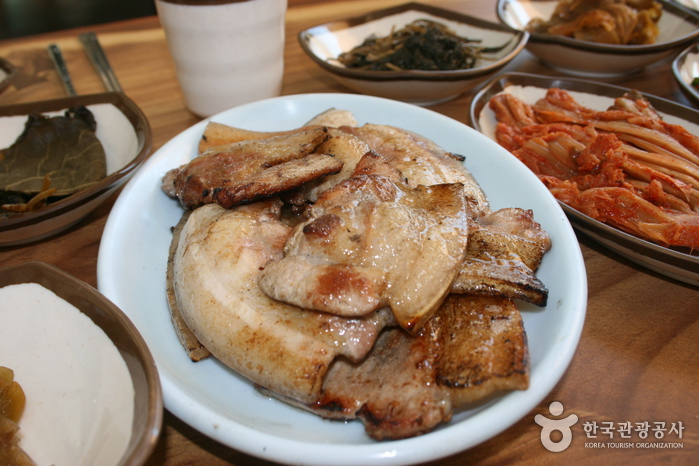 thumbnail-Baemsagol Jirisan Restaurant (뱀사골 지리산식당)-2