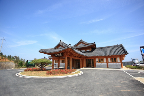 O Dong Jae - Traditional Korean Hotel (한옥호텔 오동재)