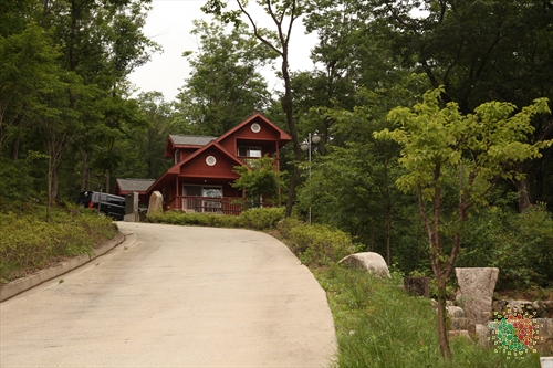 Hwangjeongsan Natural Recreation Forest (황정산자연휴양림)