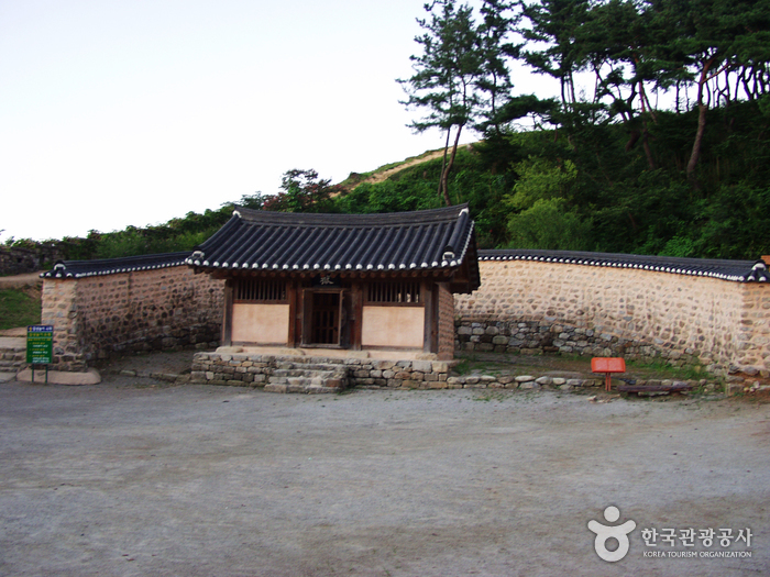 Gochangeupseong Fortress (고창읍성)