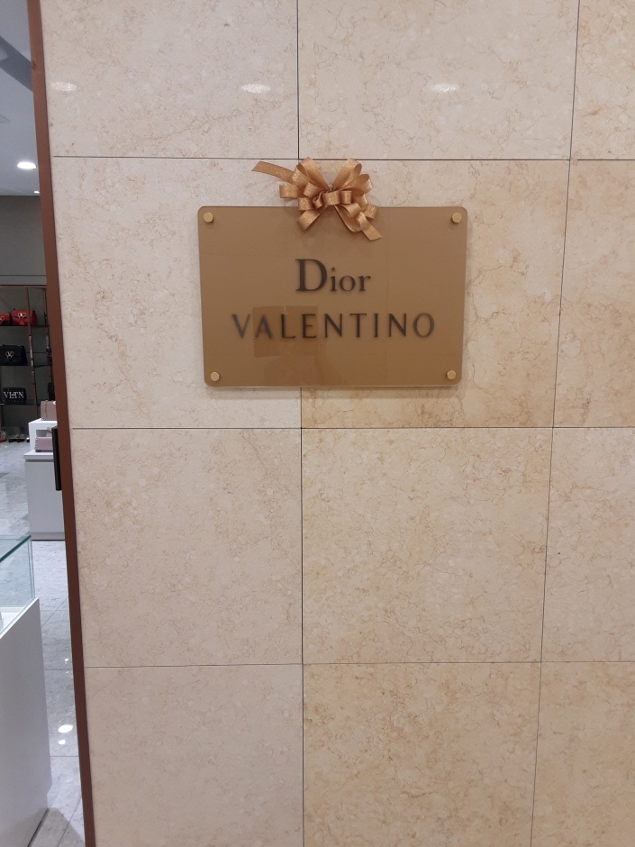 Dior & Valentino (Uno) [Tax Refund Shop] (디올.발렌티노(UNO))