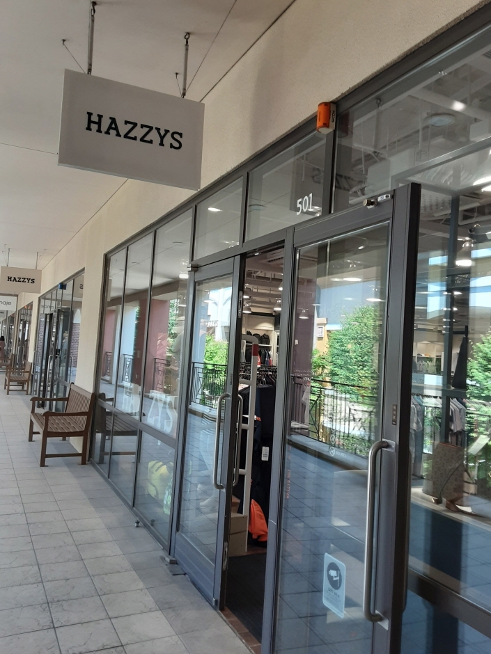 Lf Hazzys - Shinsegae Paju Branch [Tax Refund Shop] (LF 헤지스종합 신세계파주)