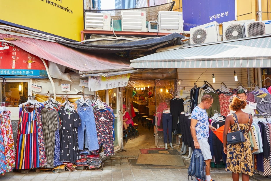 Namdaemun Market Gourmand Alley (Kalguksu Alley) (남대문시장 먹자골목(칼국수 골목))