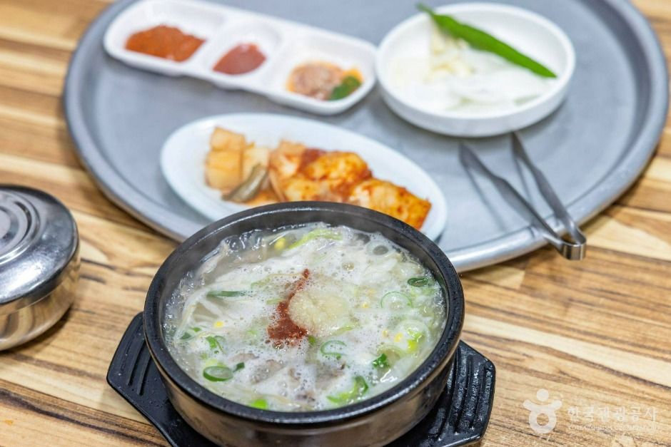 웃장 국밥골목
