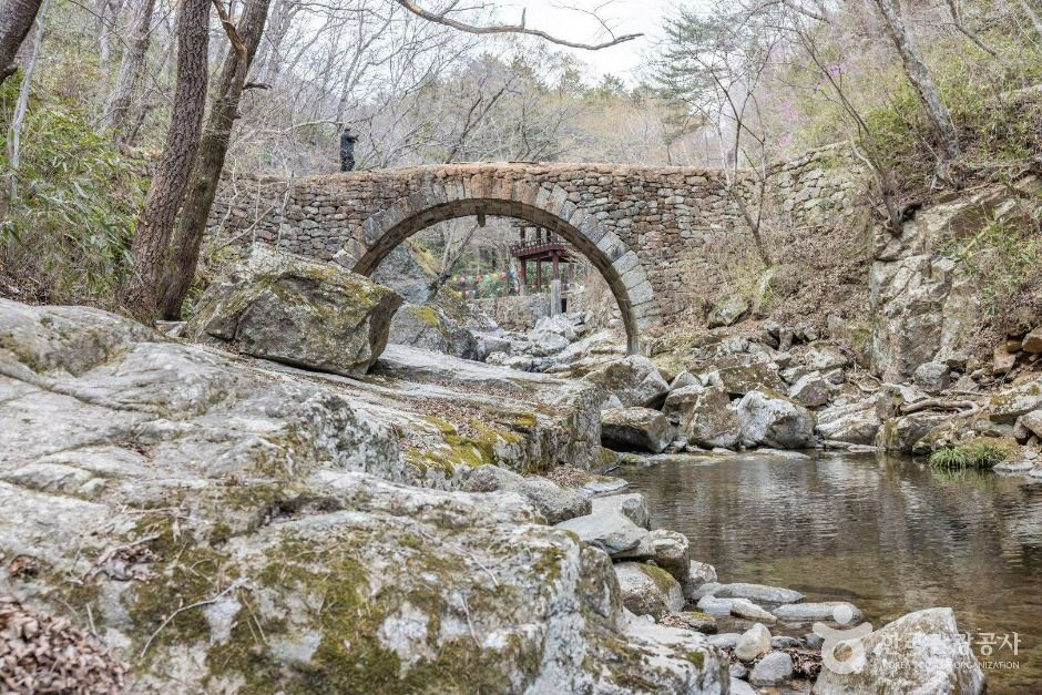 仙岩寺[ユネスコ世界遺産]（선암사 [유네스코 세계유산]）