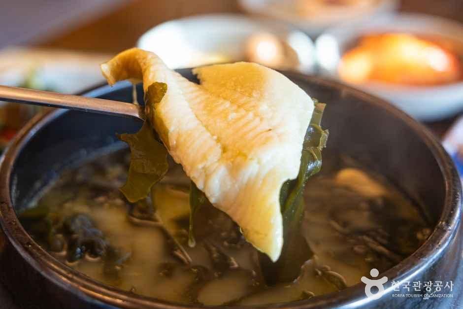 thumbnail-기장국보미역 본점-2