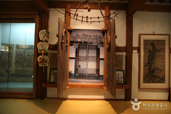 Musée d'arts folkoriques de Gahoe (가회민화박물관)